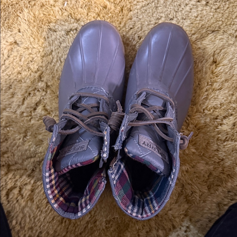 Stylish Gray Quilted Women's Boots 6.5 Sperrys - Picture 4 of 9